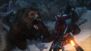 Lara Croft contre un ours dans Rise of the Tomb Raider